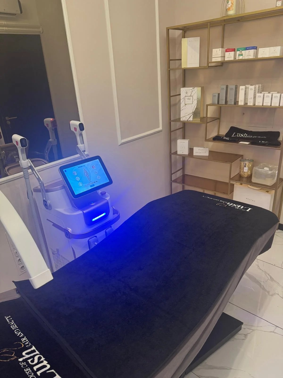 Haarstyling en behandeling bij House of Lush Utrecht - Professionele kappers en beauty experts